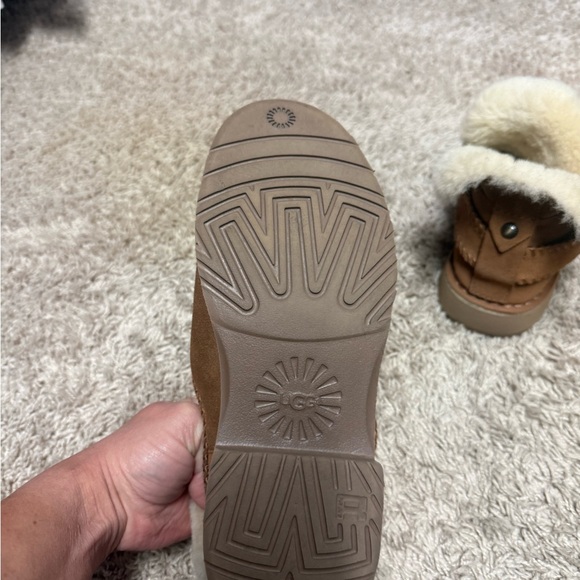 Womens Uggs - Picture 4 of 6